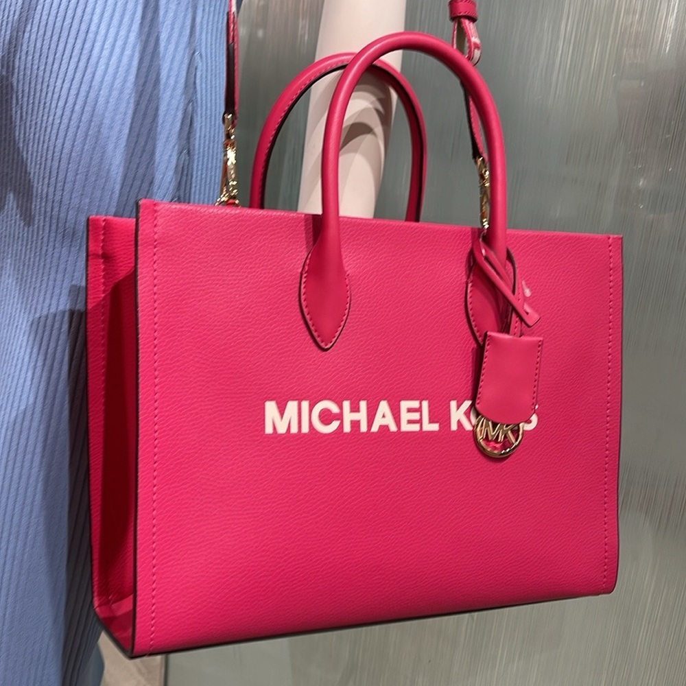 Michael Kors Mirella Medium East West Pebbled Leather Tote Shopper Bag MK EW
NWT - Picture 3 of 16